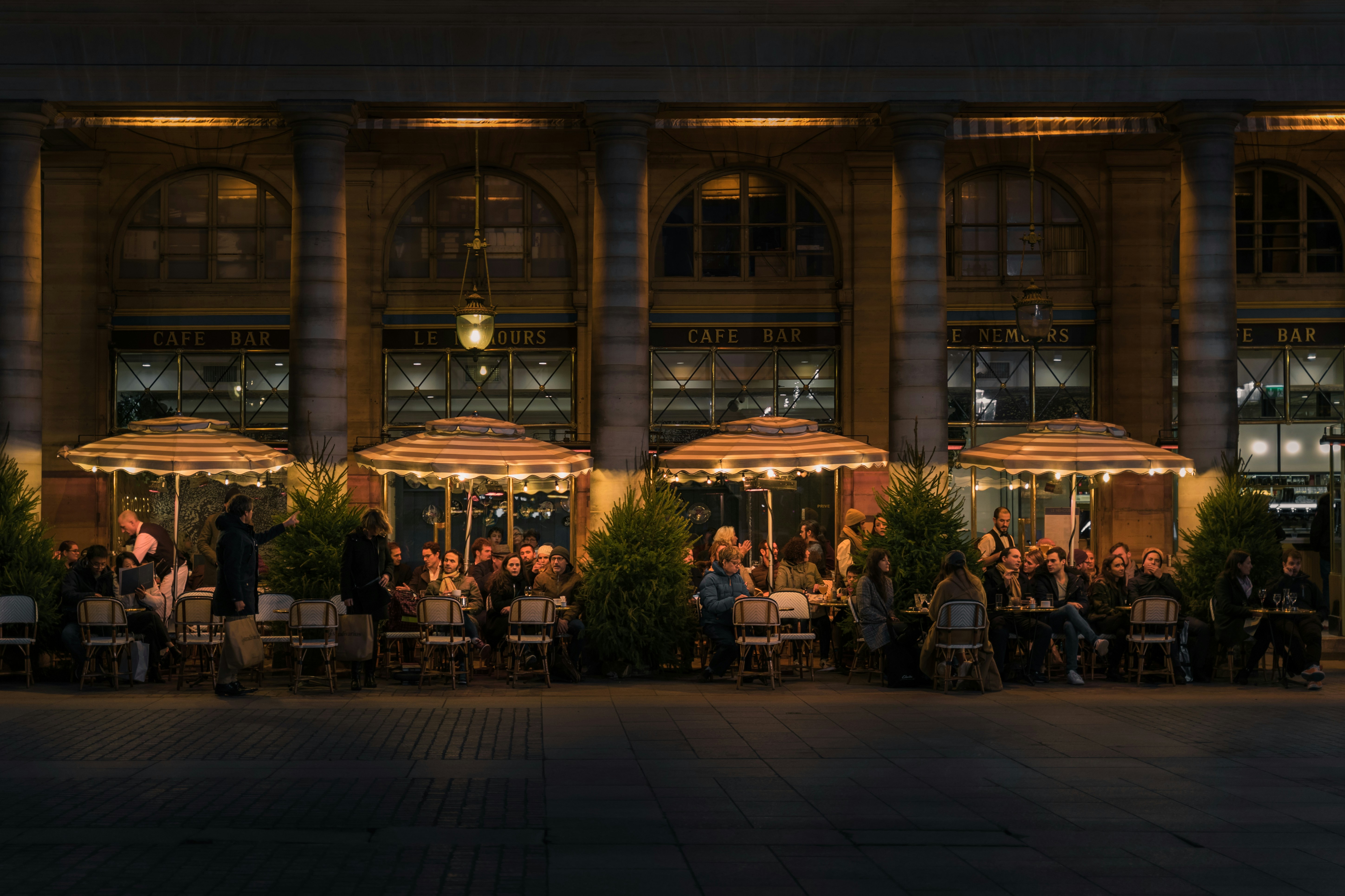 Restaurant & Café